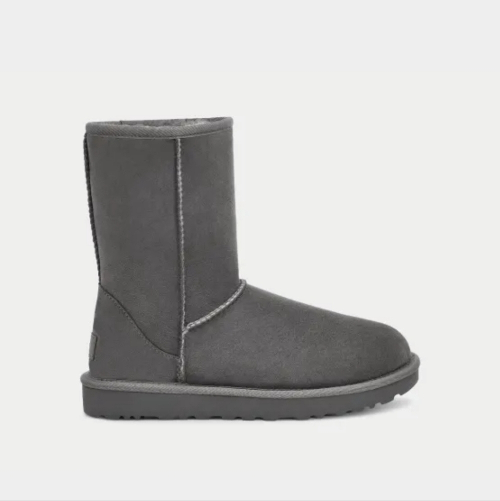 Ugg Australia Women Classic Short 5825 Leather Sheepskin Boots shoes sz 8